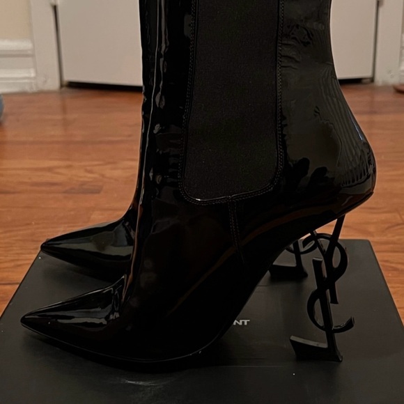 Saint Laurent Opyum bootie in patent leather - Picture 2 of 4